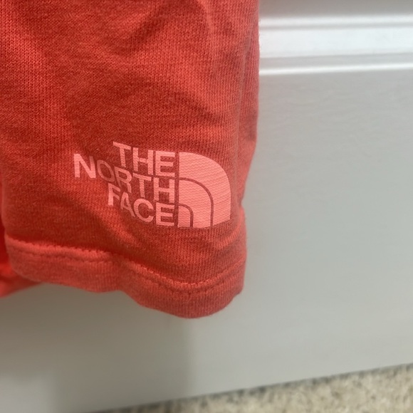 3/$15🎉The north face tank top XS - Picture 2 of 4